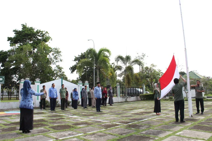 Upacara Bendera Memperingati Hari Pahlawan