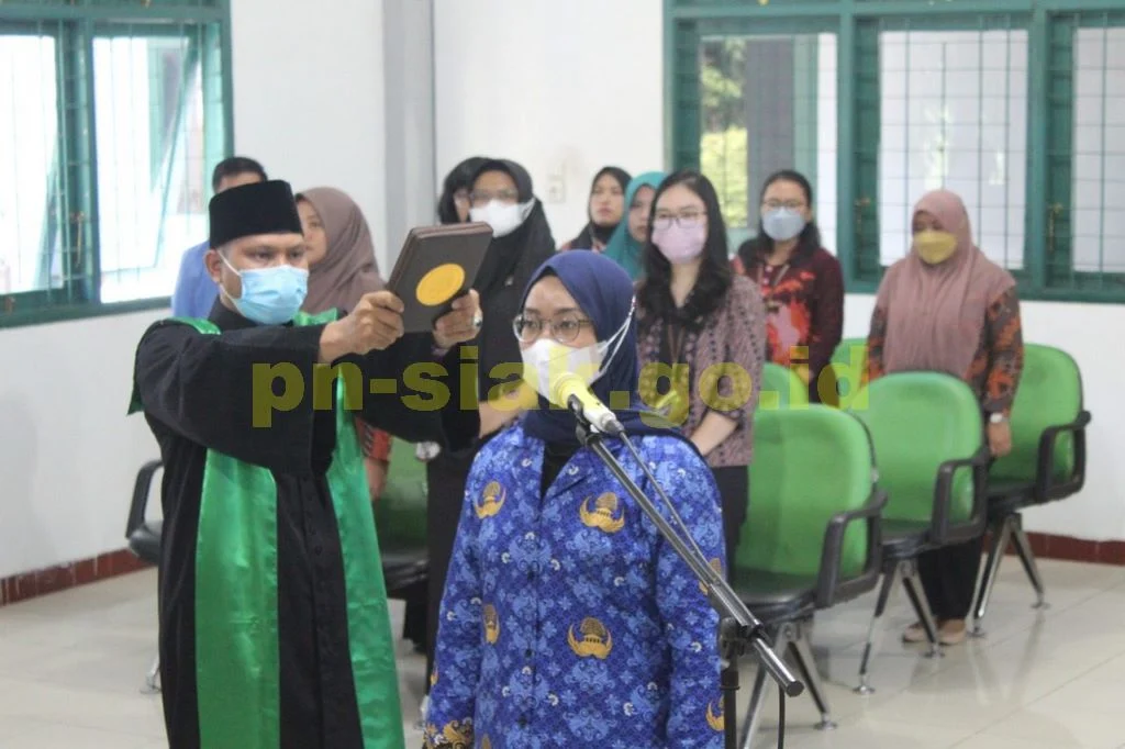 Pengambilan Sumpah dan Pelantikan Calon Pegawai Negeri Sipil Menjadi Pegawai Negeri