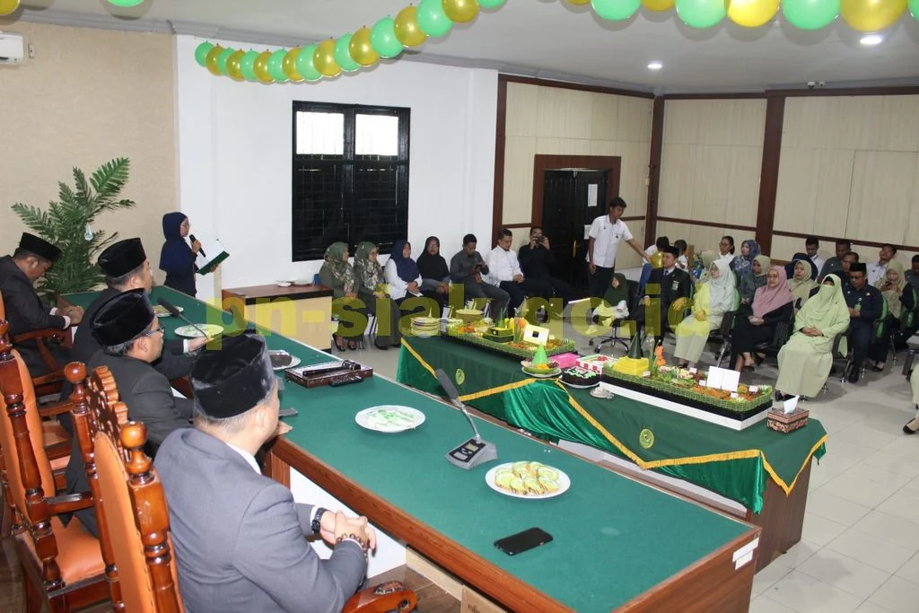 Syukuran dan Pemotongan Tumpeng HUT MA RI Ke-78