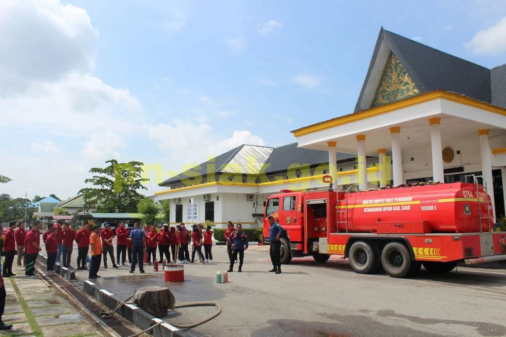 Sosialisasi & Simulasi Tanggap Darurat Bencana (Gempa, Angin Ribut dan Penanggulangan Kebakaran)