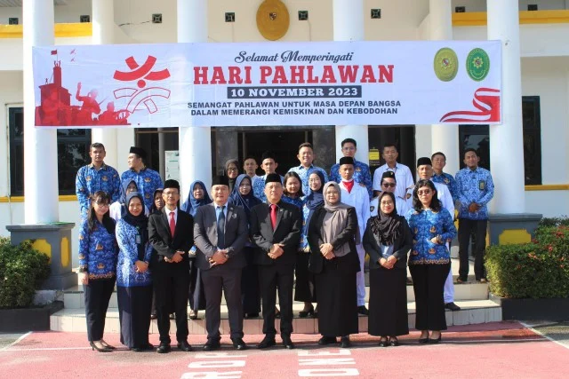 Upacara Memperingati Hari Pahlawan