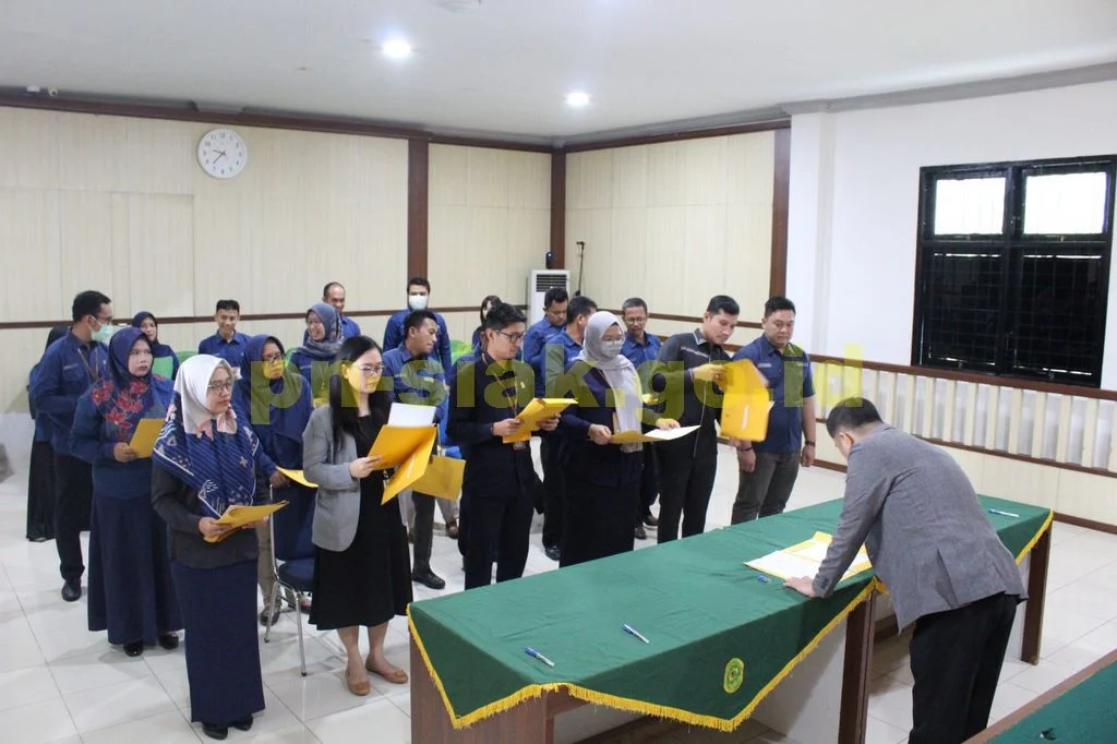 Penandatanganan Pakta Integritas, Perjanjian Kinerja dan Komitmen Bersama Tahun 2024 Hakim dan Pegawai di Lingkungan Pengadilan Negeri Siak Sri Indrapura