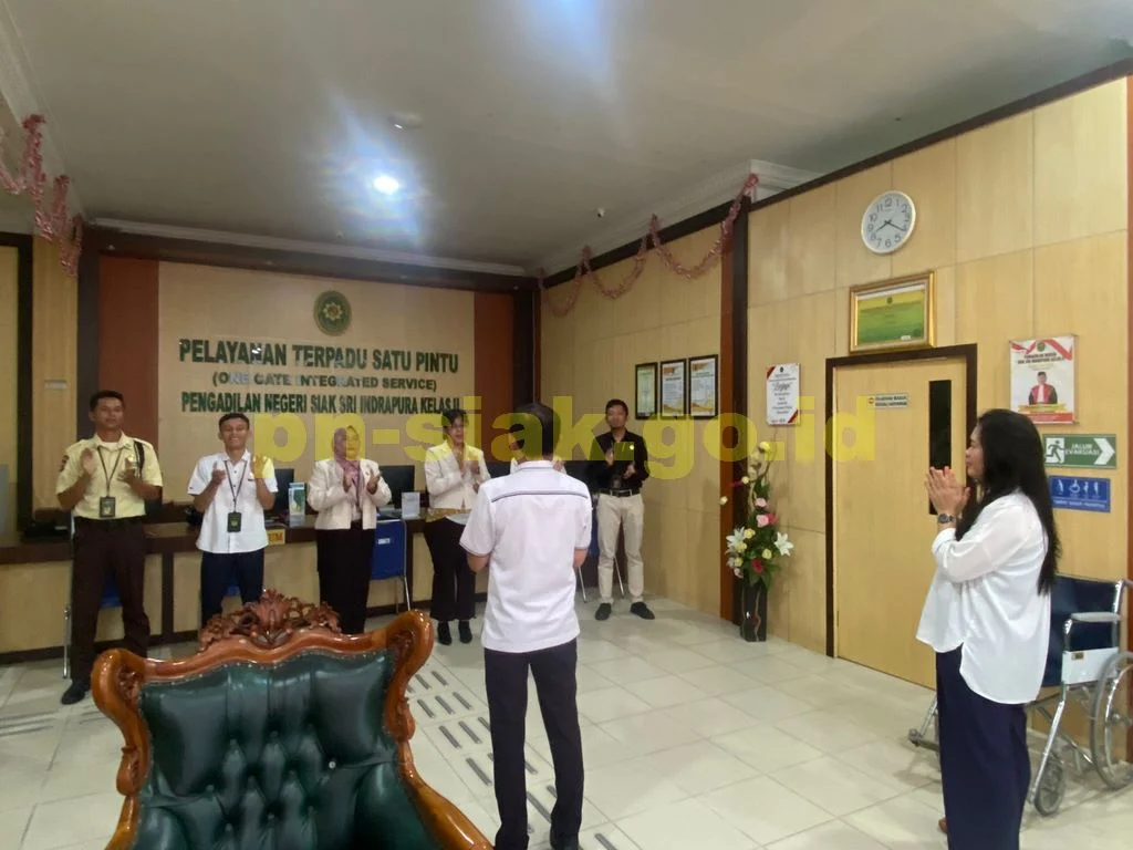 Semangat Pagi PTSP Pengadilan Negeri Siak Sri Indrapura oleh Panitera Muda Pidana Muhammad Masnur, S.H.