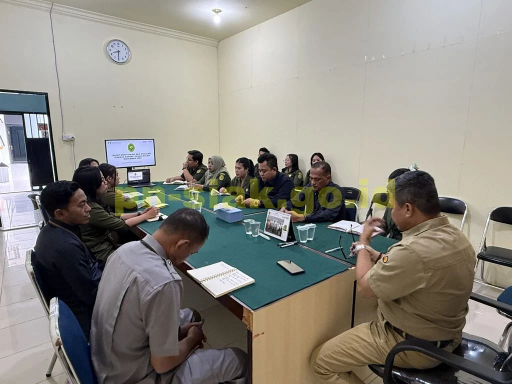 Rapat Monitoring & Evaluasi Kinerja Bagian Kepaniteraan Bulan November 2025