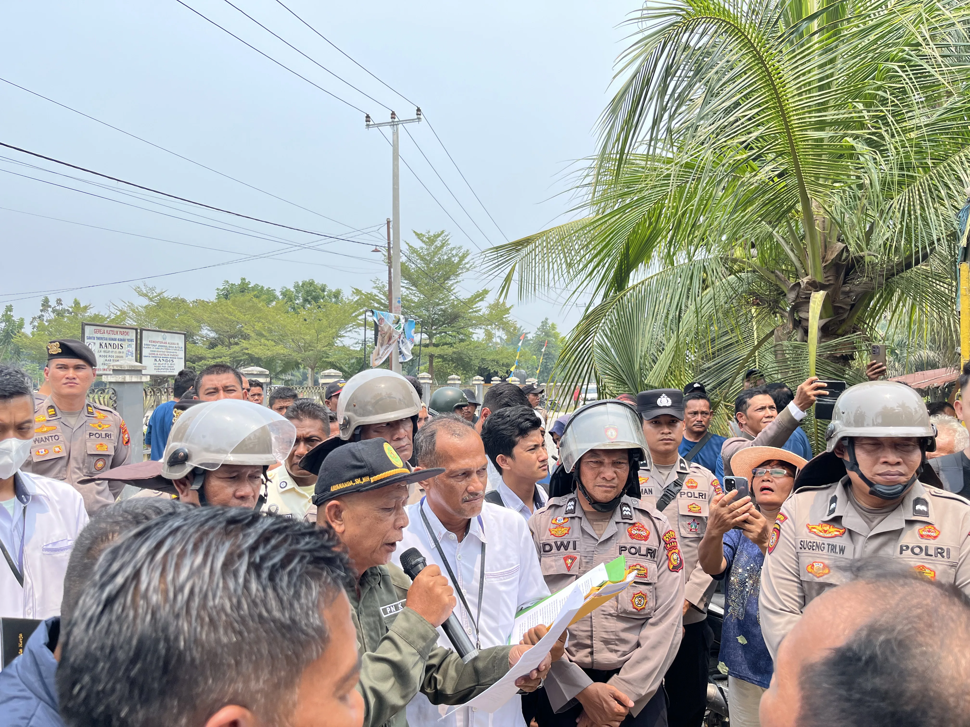 PN Siak Sri Indrapura Laksanakan Eksekusi Pengosongan di Kecamatan Kandis